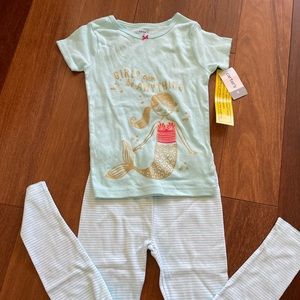 New Carter mermaid pajamas size 6